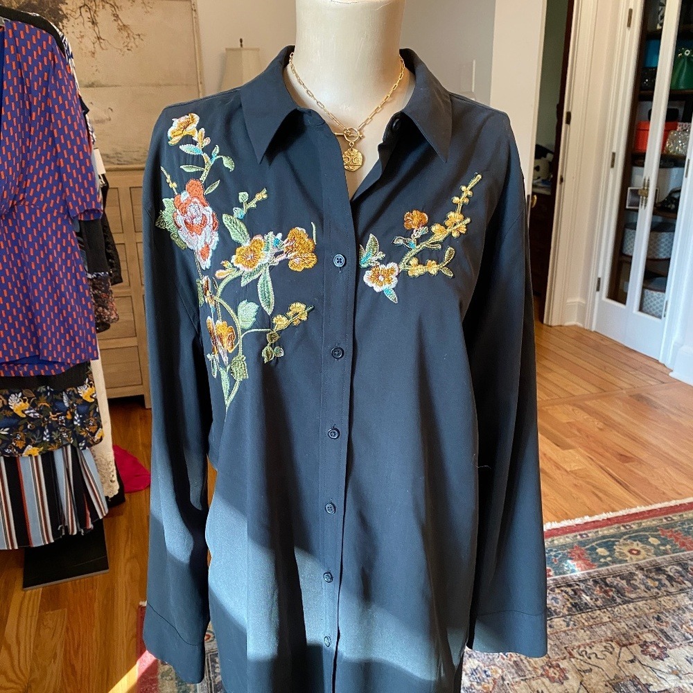 Chico's Black Embroidered Tunic - Size‎ 3